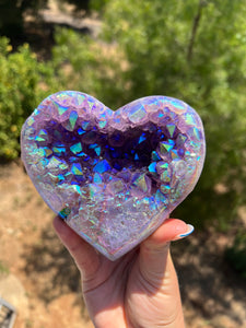 Aura Amethyst Heart With Stand