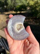 Load image into Gallery viewer, Agate Druzy Moon