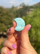 Load image into Gallery viewer, Larimar Moon