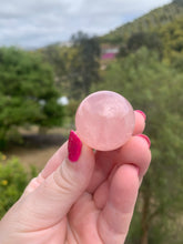 Load image into Gallery viewer, Rose Quartz Sphere 30mm