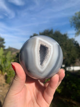 Load image into Gallery viewer, Agate Druzy Sphere 78mm