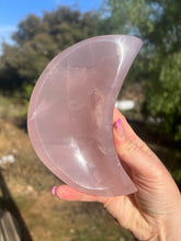 Load image into Gallery viewer, Rose Quartz Moon Dish