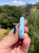 Load image into Gallery viewer, Larimar Rounded Palmstone 110C