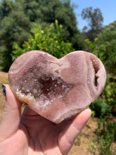 Load image into Gallery viewer, Lavender Pink Amethyst Druzy Heart on Stand