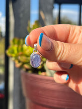 Load image into Gallery viewer, Tanzanite Oval Pendant