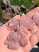 Load image into Gallery viewer, 1 Rose Quartz Tumble