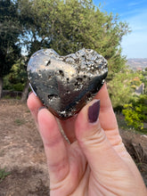 Load image into Gallery viewer, Pyrite Heart w Druzy Pockets