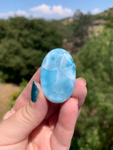 Load image into Gallery viewer, Larimar Rounded Palmstone 110C