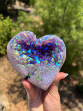 Load image into Gallery viewer, Aura Amethyst Heart With Stand