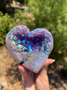 Aura Amethyst Heart With Stand