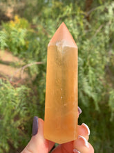 Load image into Gallery viewer, Honey Optical Calcite Tower*