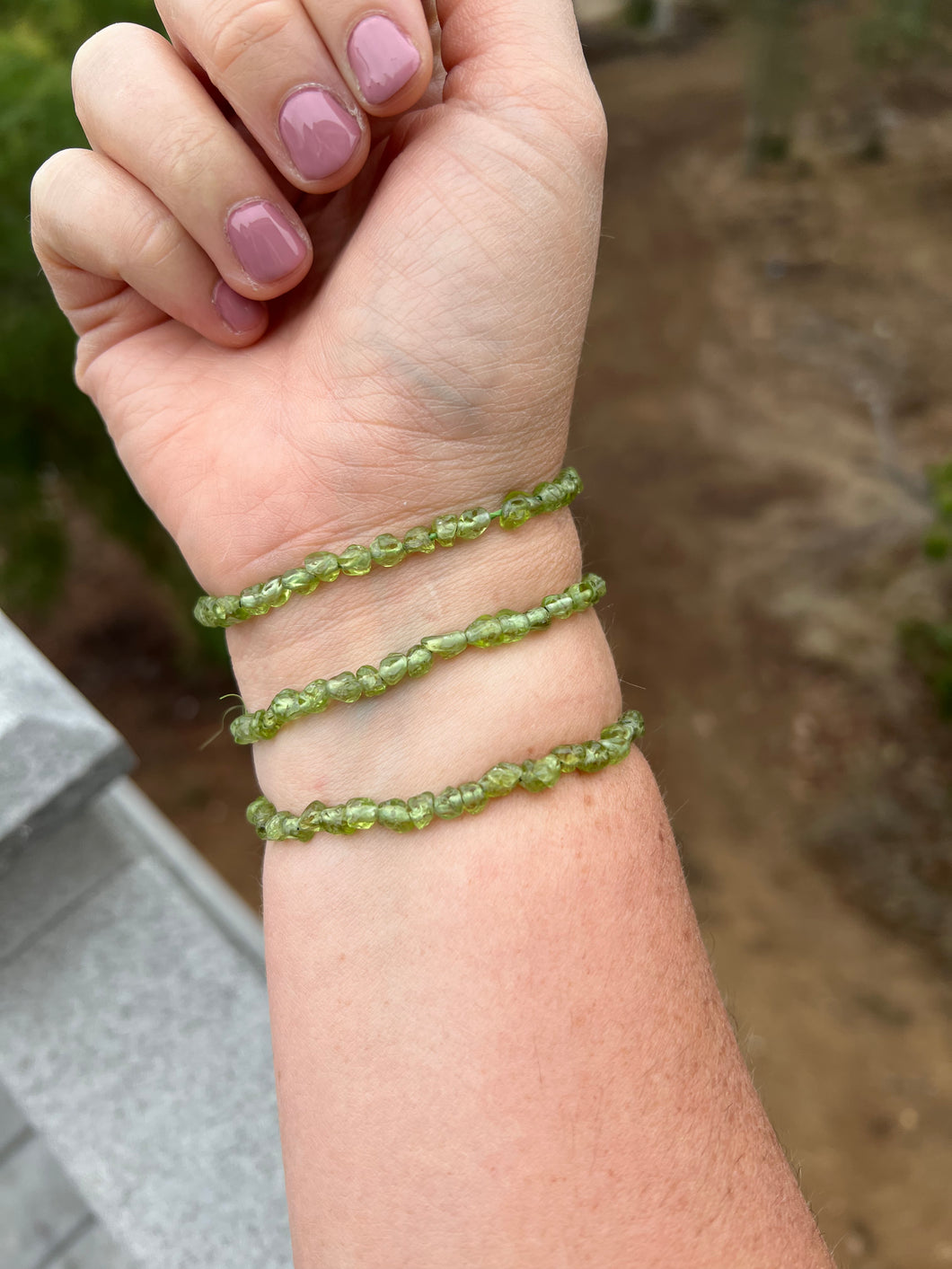 Peridot irregular chips Bracelet 4mm